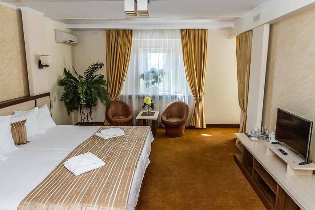 7 Sky Hotel Klinicheskaya Street  Kiev Dış mekan fotoğraf