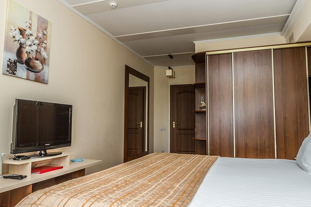 7 Sky Hotel Klinicheskaya Street  Kiev Dış mekan fotoğraf