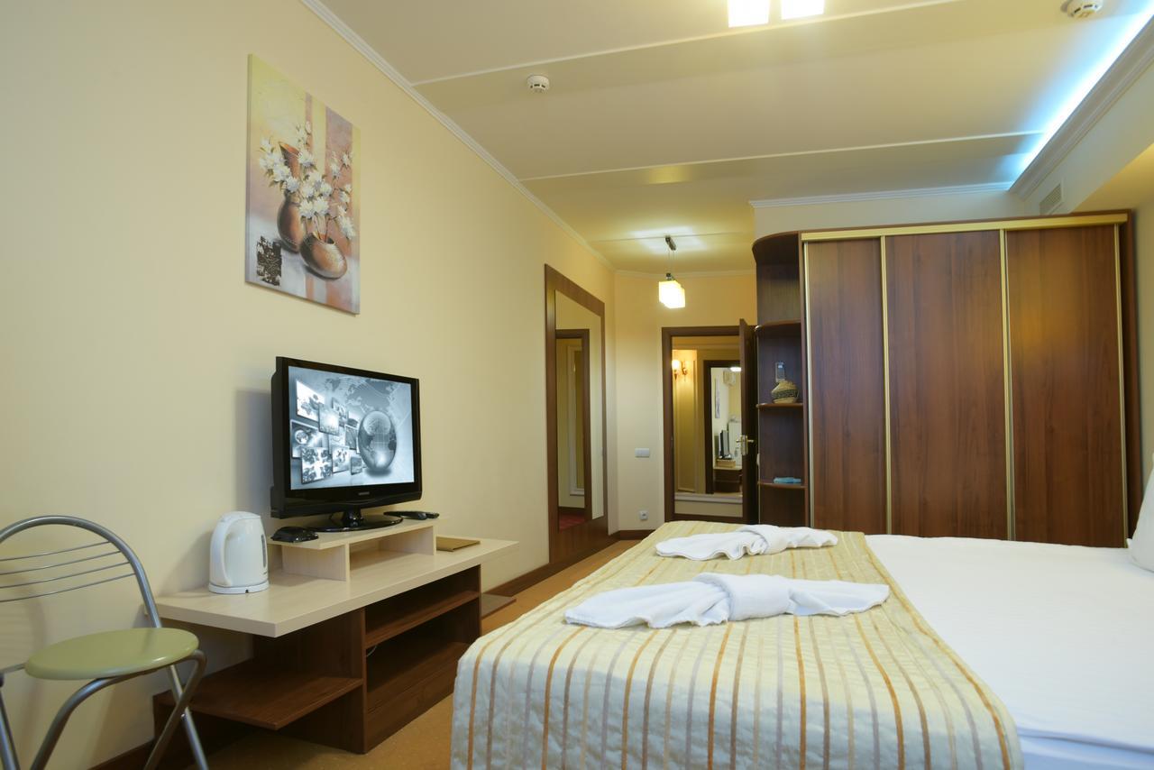 7 Sky Hotel Klinicheskaya Street  Kiev Dış mekan fotoğraf