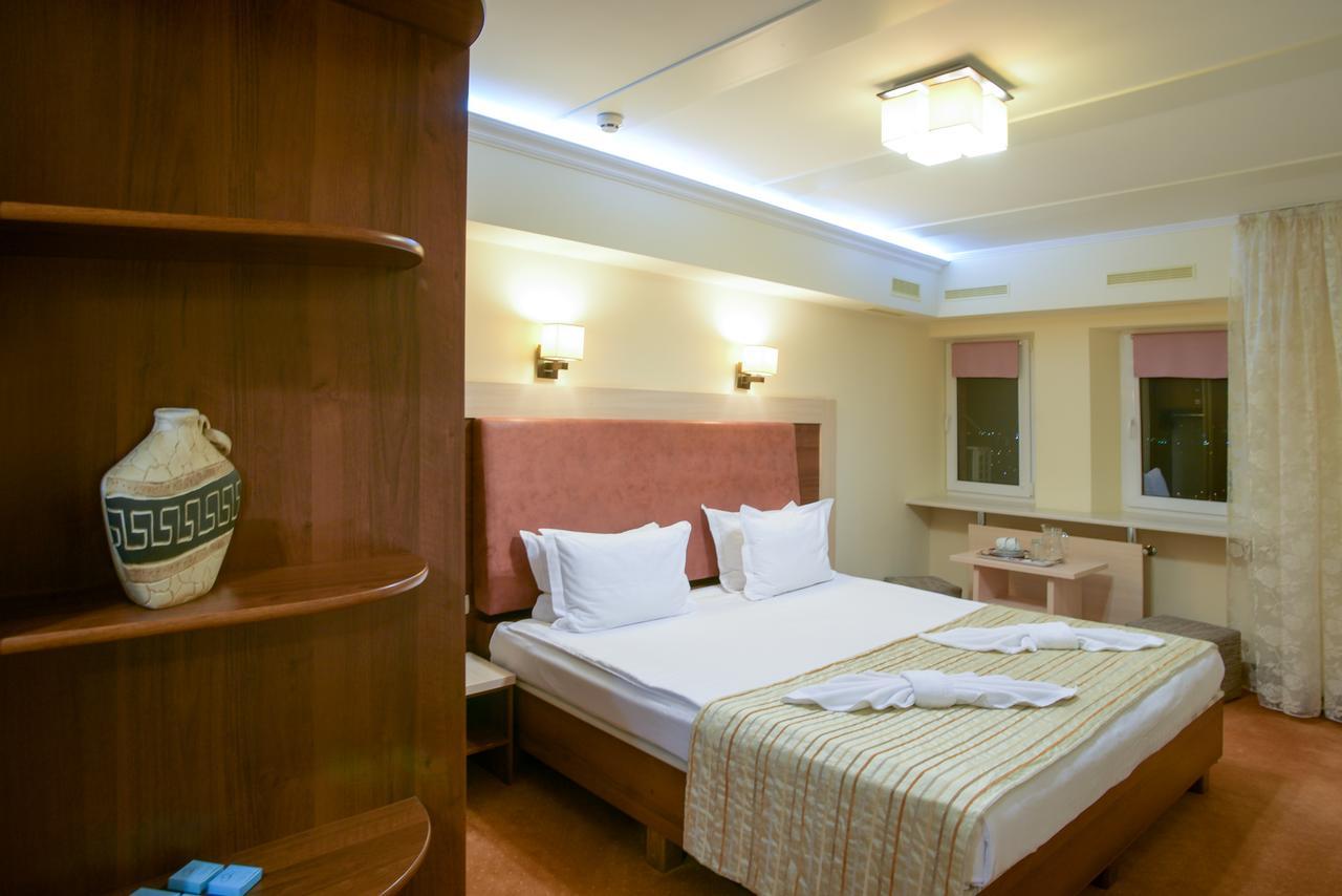 7 Sky Hotel Klinicheskaya Street  Kiev Dış mekan fotoğraf