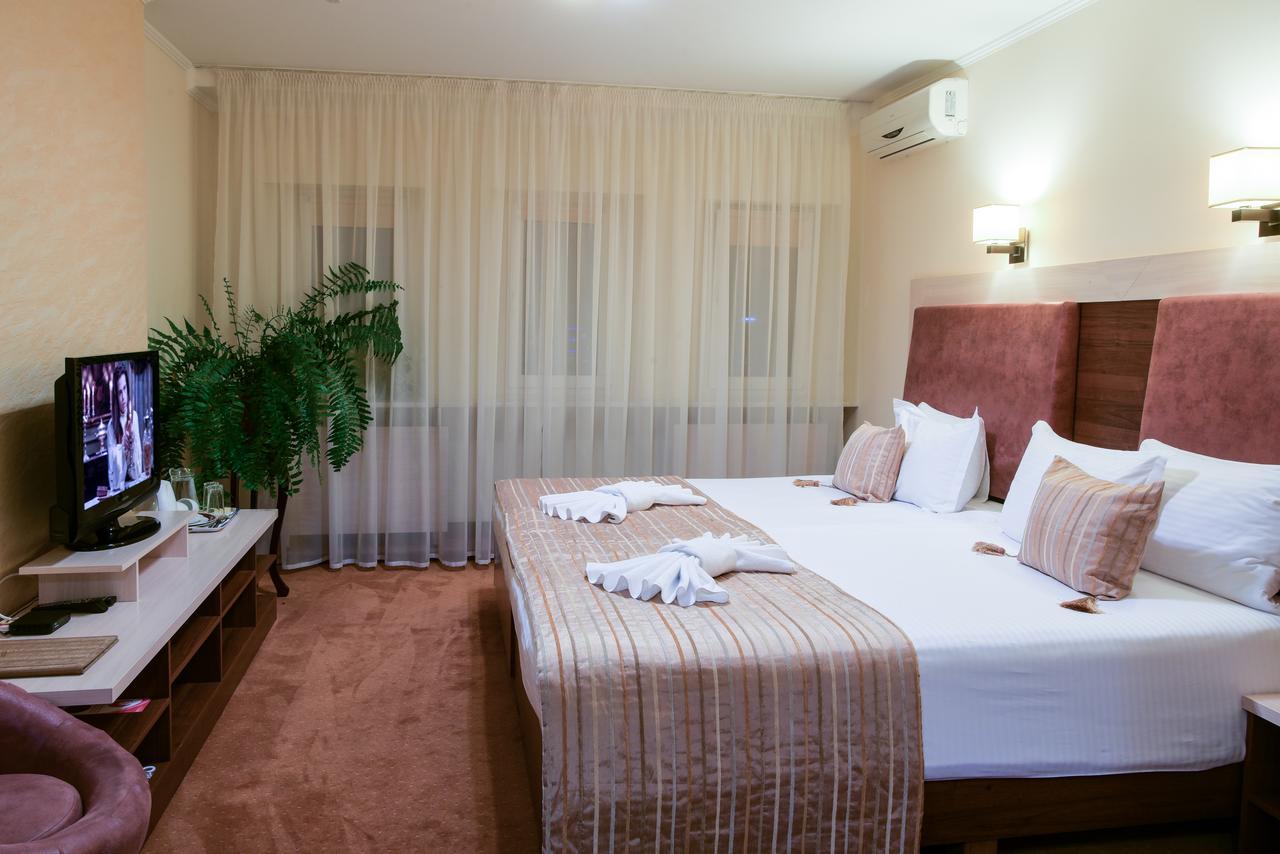 7 Sky Hotel Klinicheskaya Street  Kiev Dış mekan fotoğraf