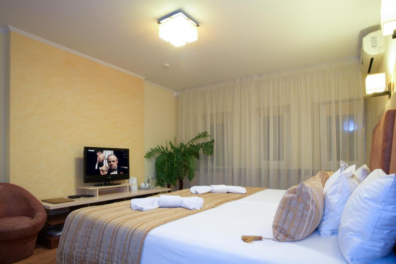 7 Sky Hotel Klinicheskaya Street  Kiev Dış mekan fotoğraf