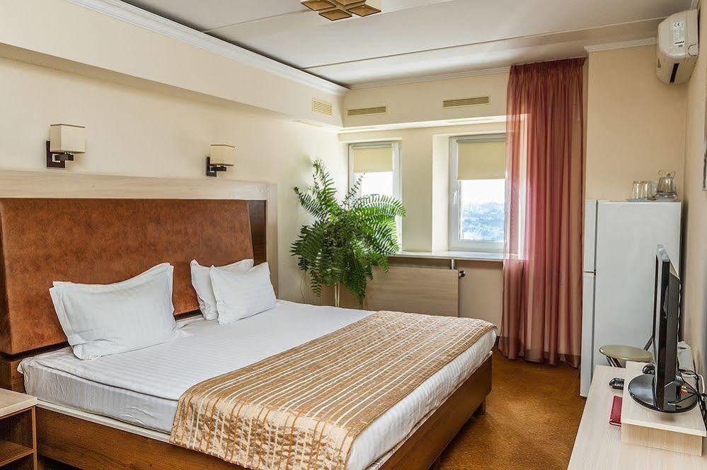 7 Sky Hotel Klinicheskaya Street  Kiev Dış mekan fotoğraf